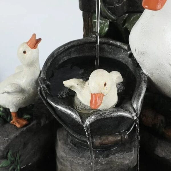 Fontaine canard à lumière solaire