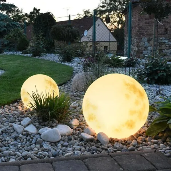 Lampe solaire LED en forme de lune