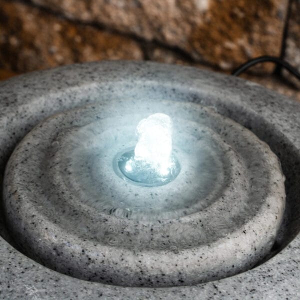 Fontaine solaire ronde de jardin