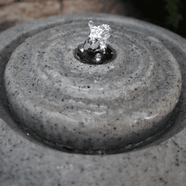 Fontaine solaire ronde de jardin