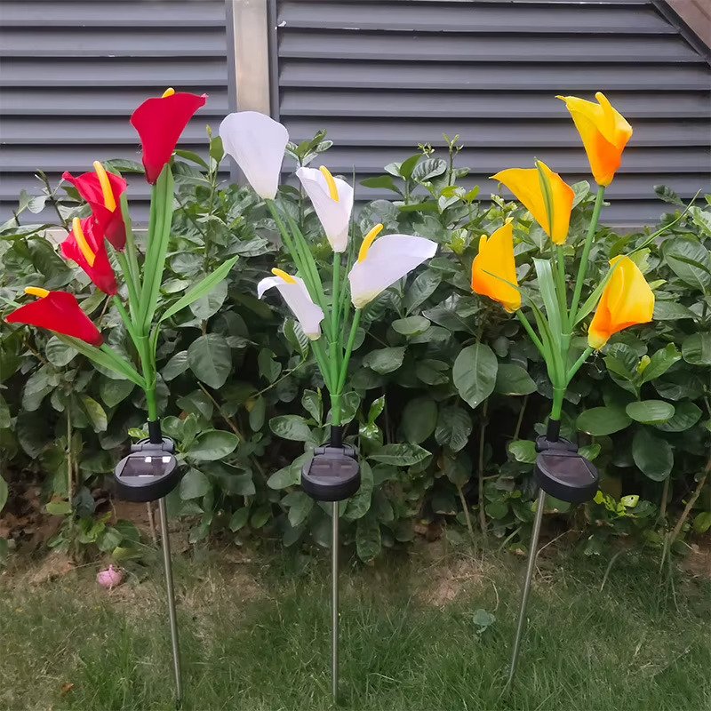 Balise solaire fleurs de lys calla à piquer 5 Balise solaire fleurs de lys calla à piquer