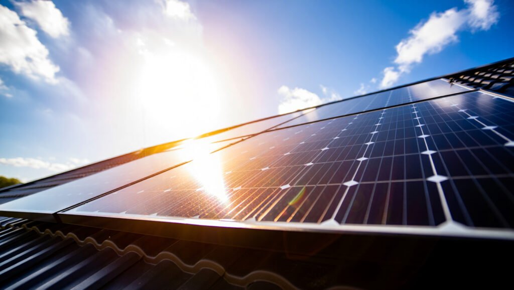 Faites briller vos économies : passez à l'autoconsommation solaire dès aujourd'hui 1 panneaux solaires brillants b1i01ovi7p